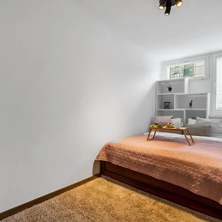 Downtown - Workspace, Park & Metro Nearby - Rentujemy Varsovie