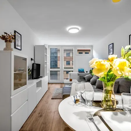 Apartament Downtown - Workspace, Park & Metro Nearby - Rentujemy Warszawa
