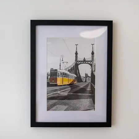 Downtown - Workspace, Park & Metro Nearby - Rentujemy Apartamento Varsóvia