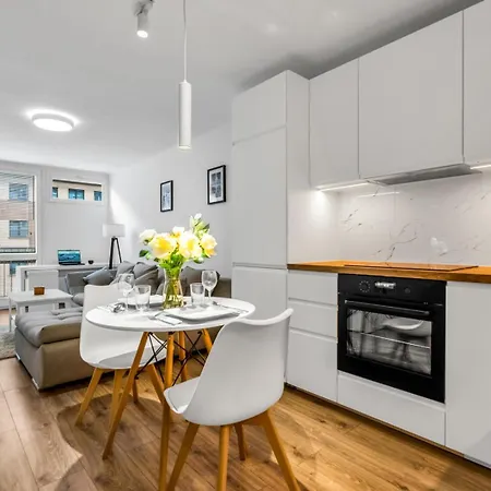 Downtown - Workspace, Park & Metro Nearby - Rentujemy