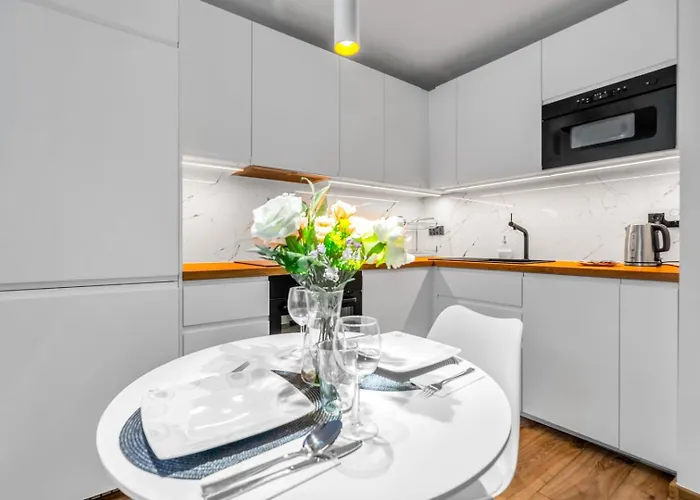 Apartment Downtown - Workspace, Park & Metro Nearby - Rentujemy Warsaw