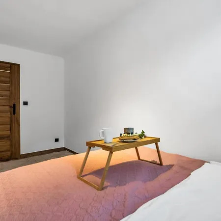 Downtown - Workspace, Park & Metro Nearby - Rentujemy Apartment