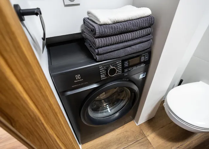 Downtown - Workspace, Park & Metro Nearby - Rentujemy Apartman Varsó