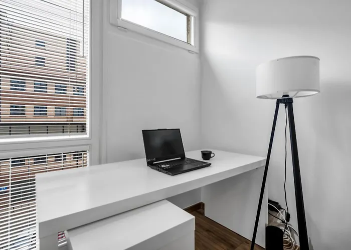 Apartman Downtown - Workspace, Park & Metro Nearby - Rentujemy Varsó