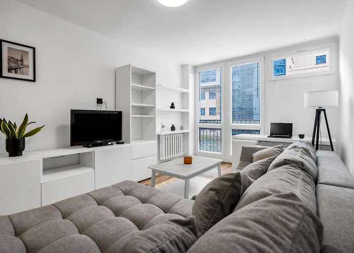 Downtown - Workspace, Park & Metro Nearby - Rentujemy *