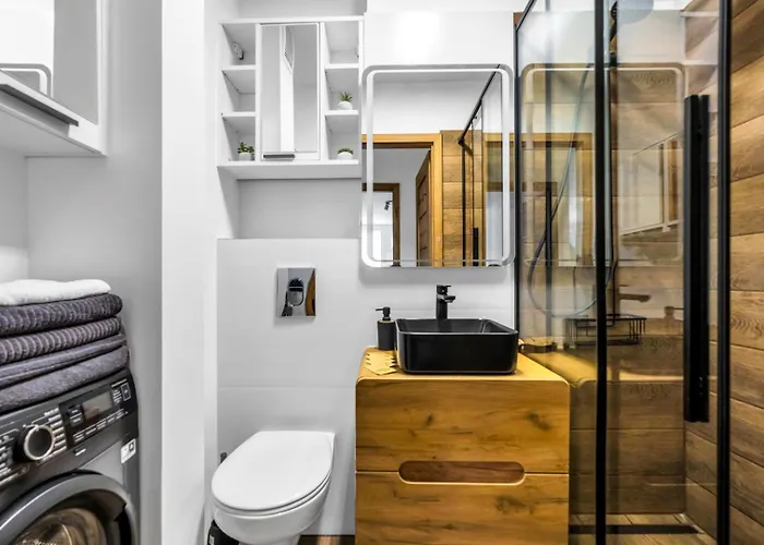 Apartman Downtown - Workspace, Park & Metro Nearby - Rentujemy *