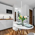 Lägenhet Downtown - Workspace, Park & Metro Nearby - Rentujemy