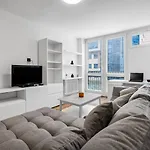 Downtown - Workspace, Park & Metro Nearby - Rentujemy *